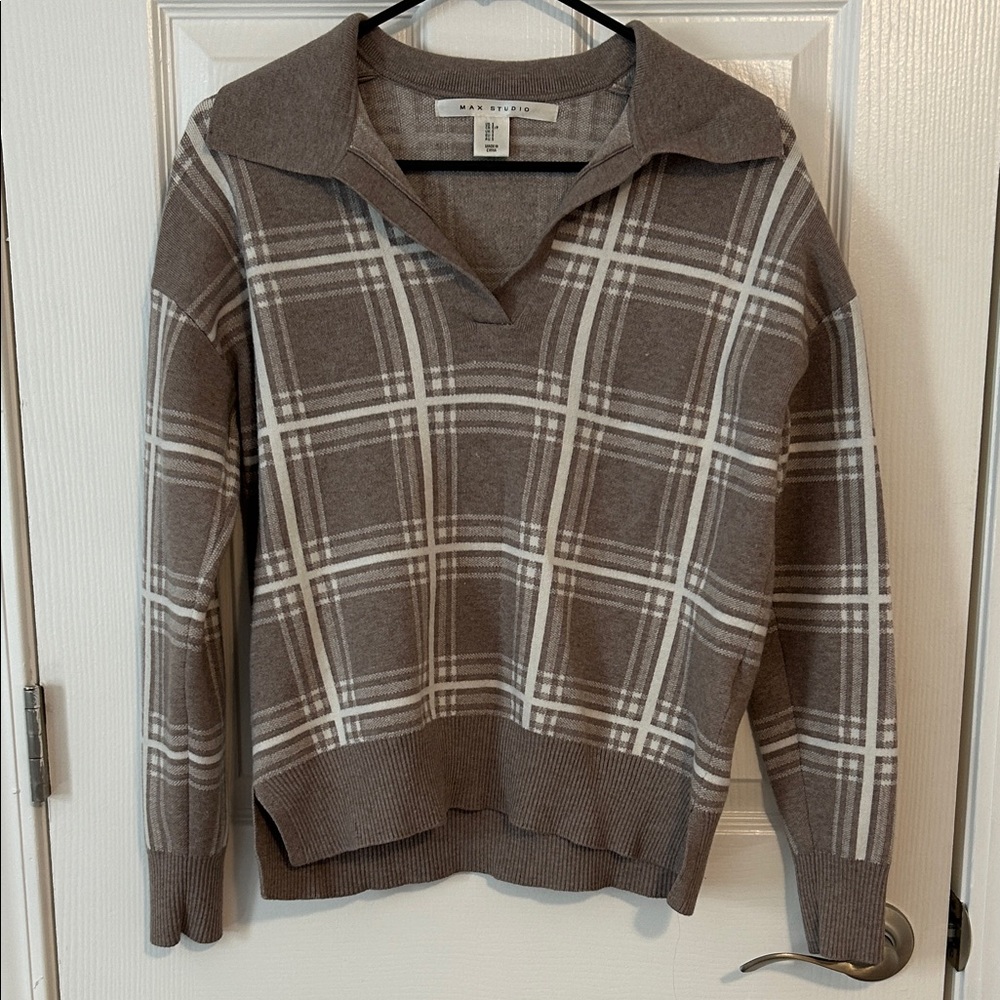 Max Studio Taupe and White Plaid Sweater